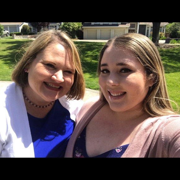 Meet your Posher, Tricia! - Picture 4 of 8